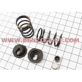 Клапанный механизм 168F, 170F, HONDA GX160, GX200 к-кт (пружина-2шт, + компенсатор клапана-2шт, + тарелка клапана-2шт) 